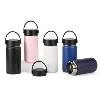 Bottiglia d'acqua sportiva isolata