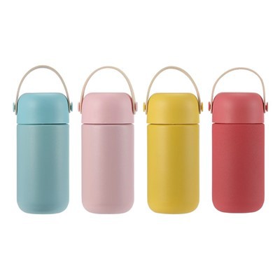 Bottiglia d'acqua isolata in acciaio inossidabile